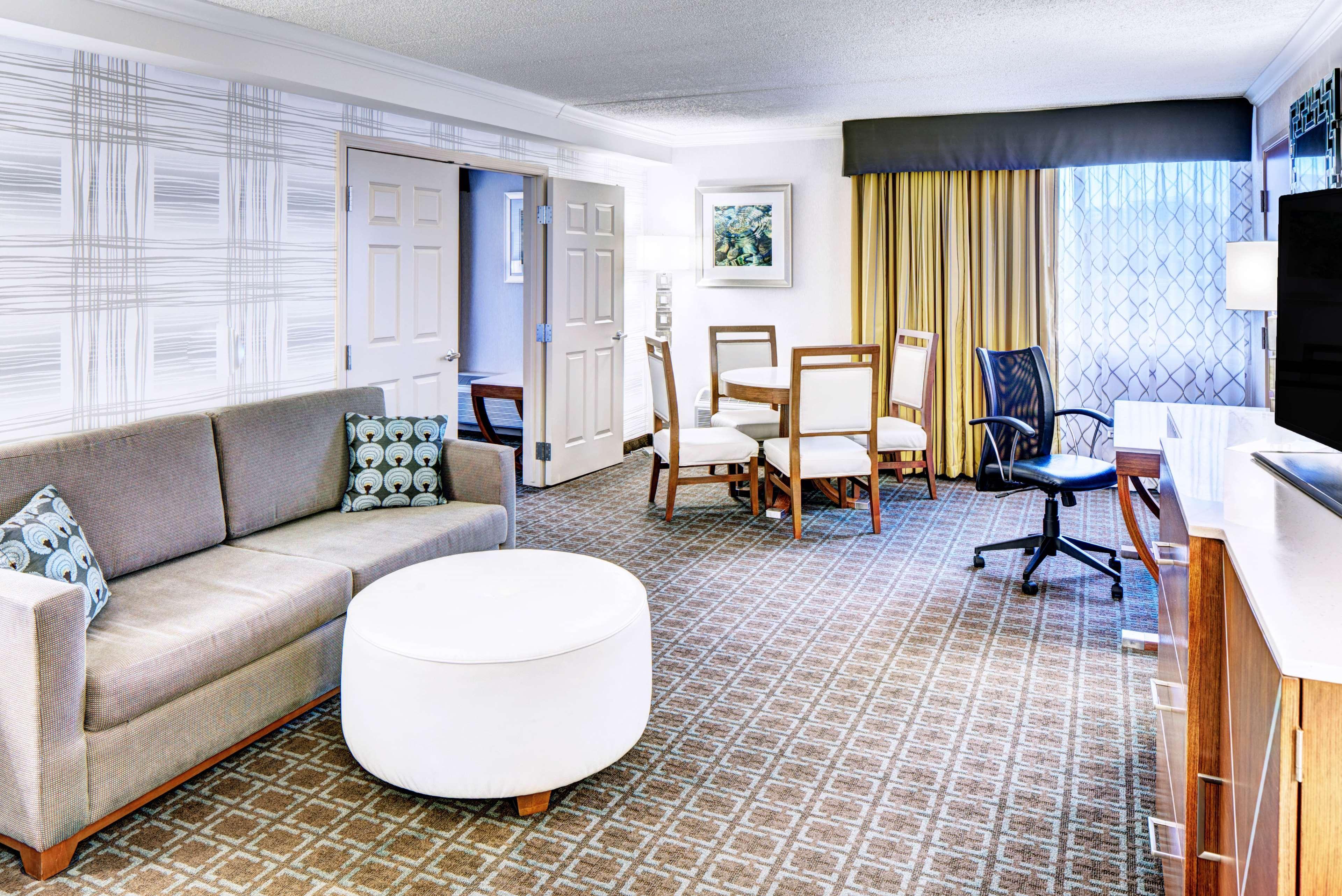 Doubletree By Hilton Madison Downtown Hotel Ngoại thất bức ảnh