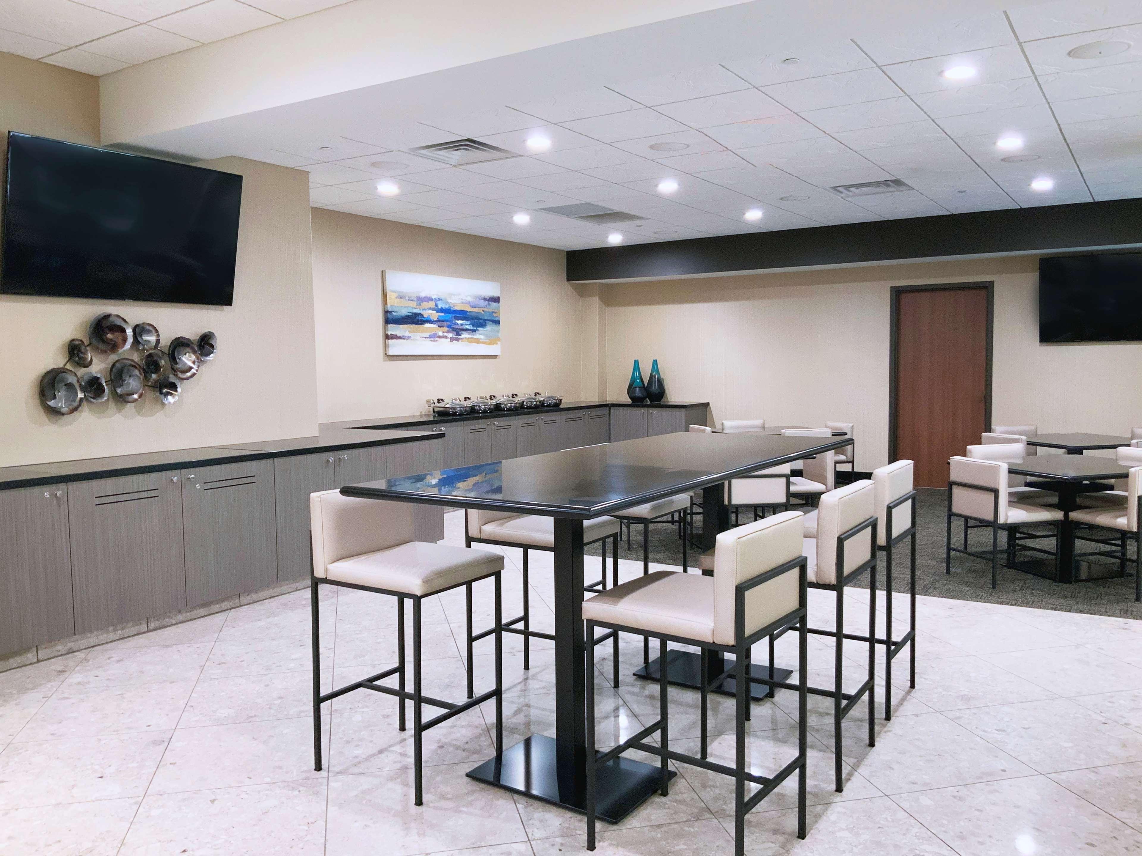 Doubletree By Hilton Madison Downtown Hotel Ngoại thất bức ảnh