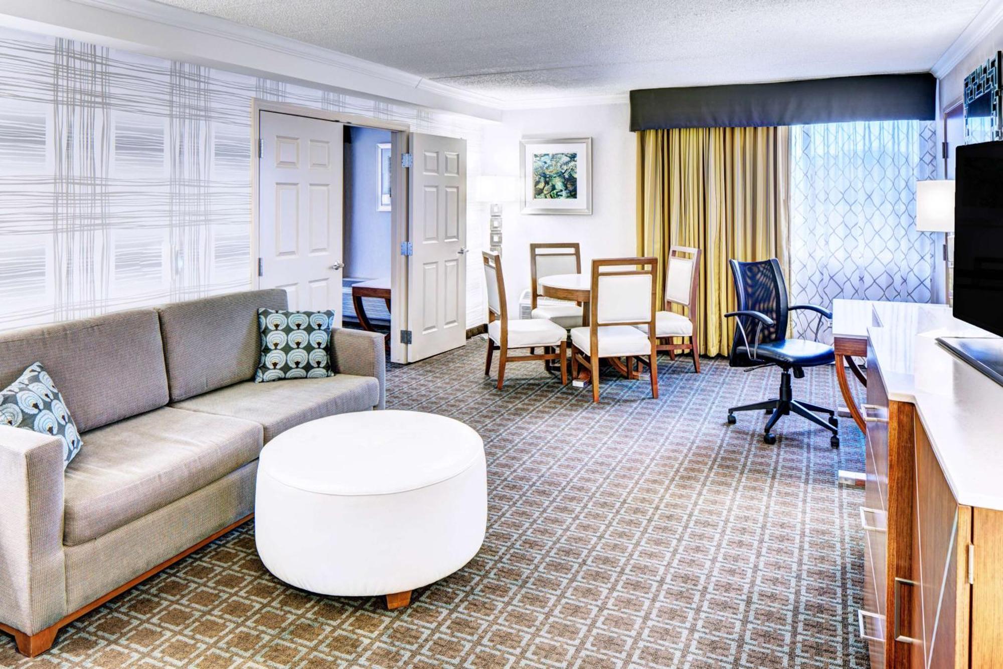 Doubletree By Hilton Madison Downtown Hotel Ngoại thất bức ảnh
